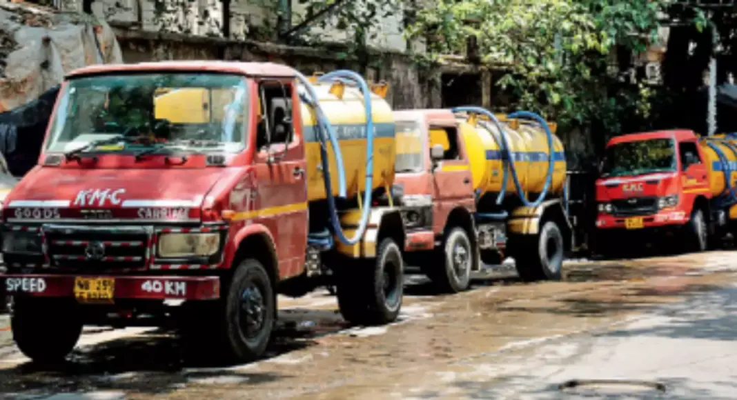 Kolkata Faces Water Crisis KMC Tanker Demand Soars