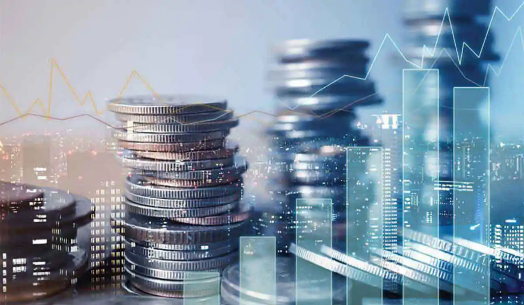 Crisil Forecasts 38% Surge in India's Infrastructure Investments by FY26