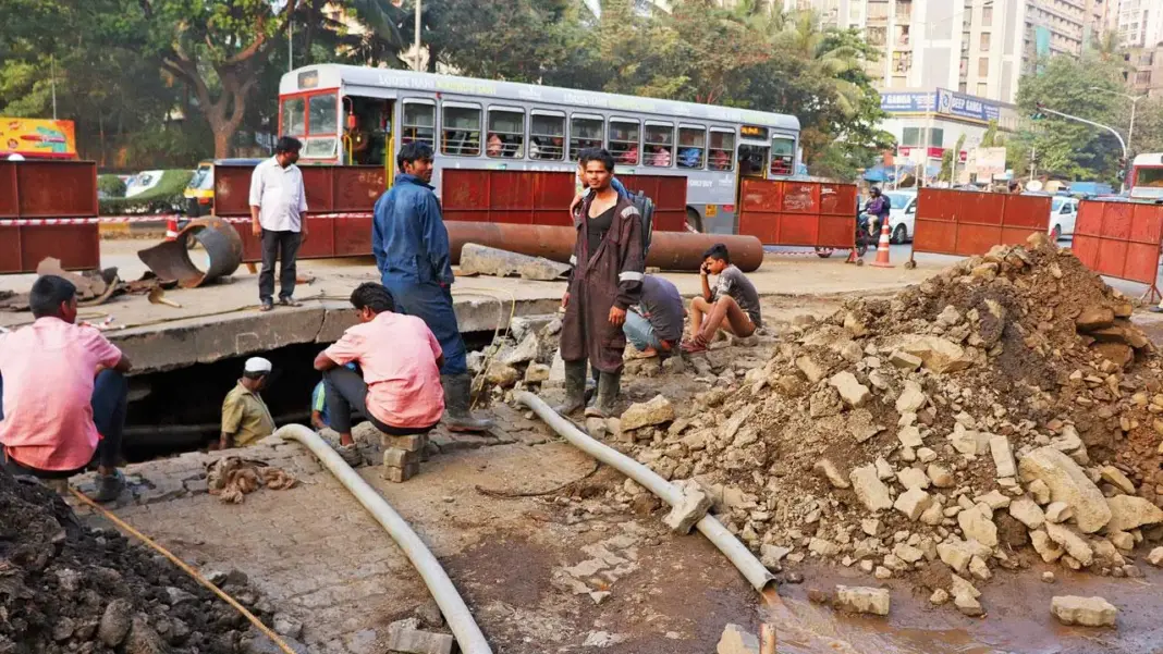 Mumbai Residents Expose Footpath Digging Racket for Copper Theft