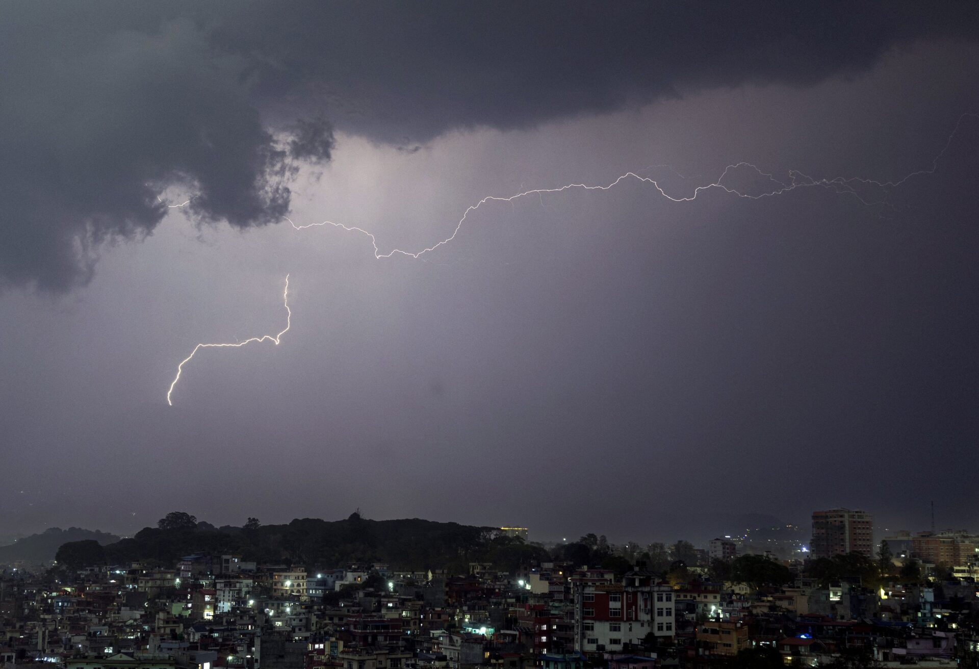 Kolkata's Heatwave Woes to Ease with Weekend Thunderstorms