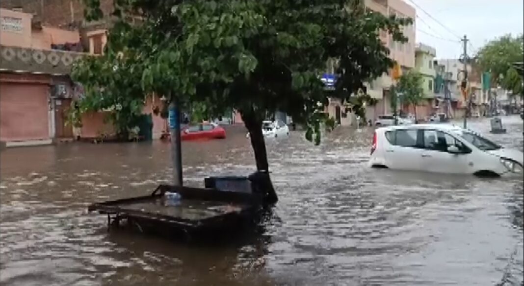 Jaipur's Rainy Woes Waterlogged Streets Bring Traffic to Standstill