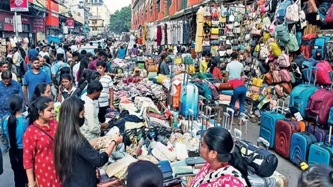 Kolkata Municipality Adopts Fire-Proof View-Cutters to Revamp Hawking Zones