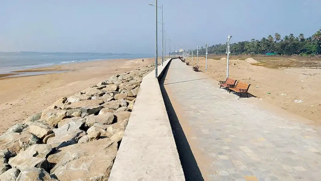 Mumbai's Aksa Beach Seawall Failure Sparks Regulatory Scrutiny