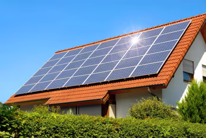 Solar Power Tops Wind for Record Duration