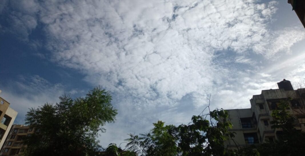 Mumbai Forecast today Warm, Humid with Moderate AQI