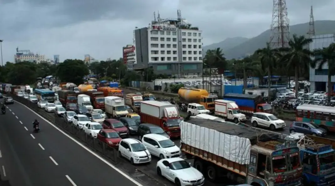 Mumbai's BKC Faces Traffic Chaos Today