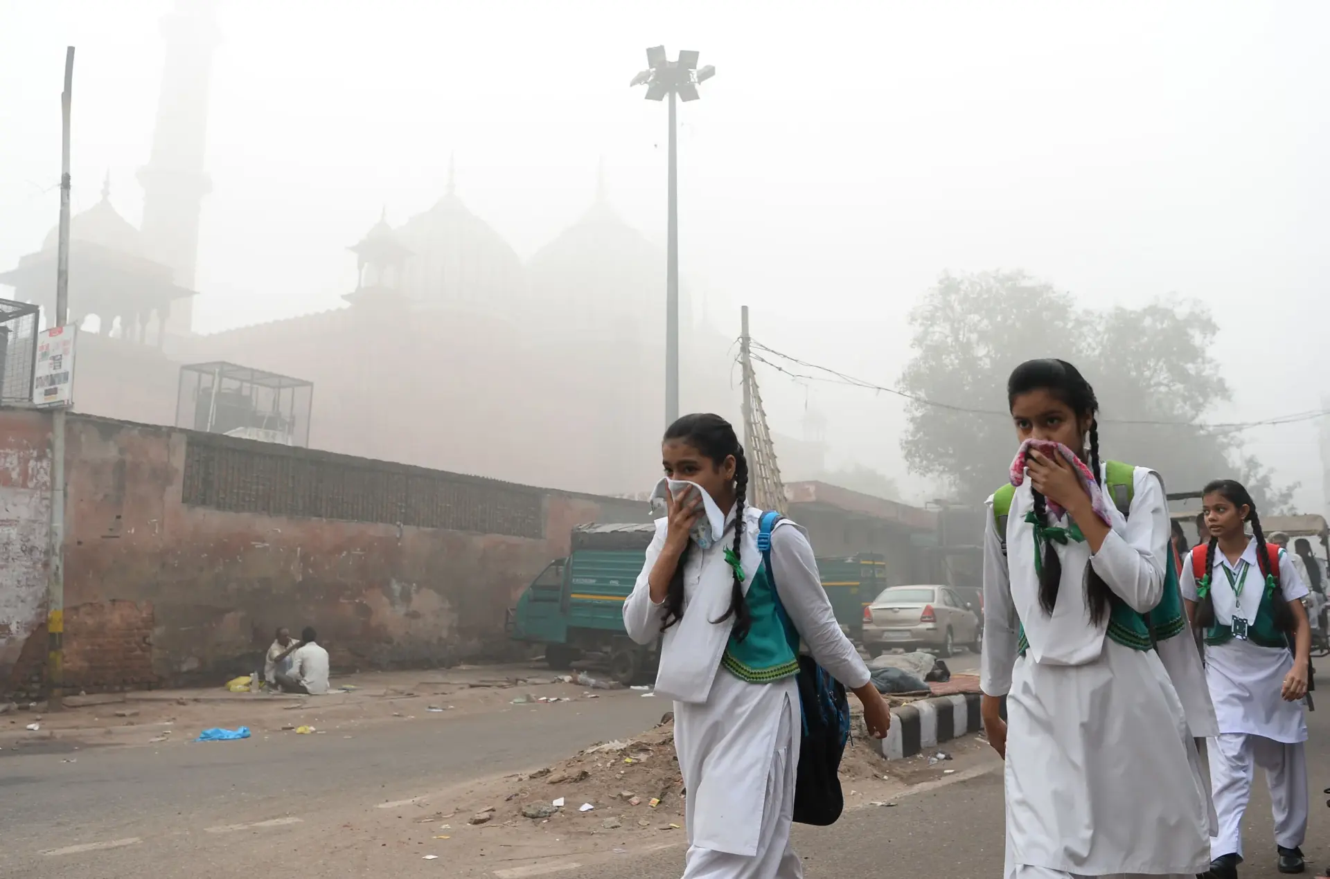 Delhi's Air Quality Remains 'Very Poor' Pre-Diwali