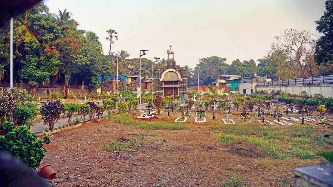Bandra Residents Protest Road Plans Through Cemetery