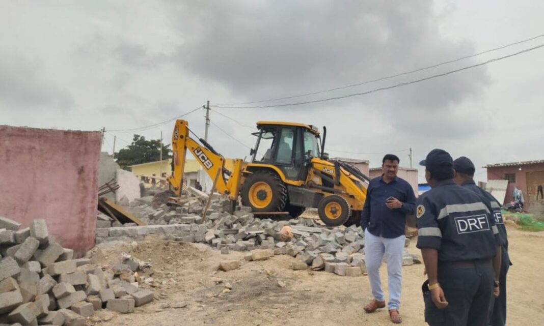HYDRAA’s Swift Action Demolishes Illegal Structure, Restoring Road Access in Nagaram