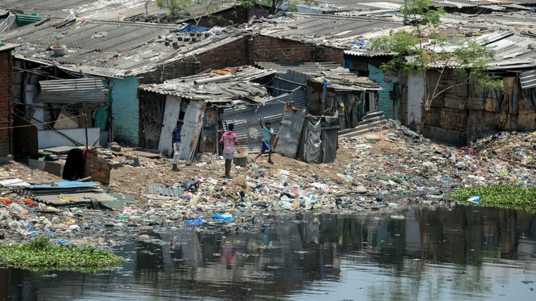 Chennai’s Waste Contamination Threatens Perumbakkam Lake and Nearby Residents