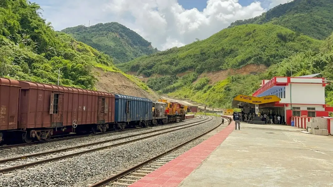 Railways Boosts Mumbai with 300 New Locals, 8 Stations Revamped