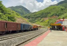 Railways Boosts Mumbai with 300 New Locals, 8 Stations Revamped