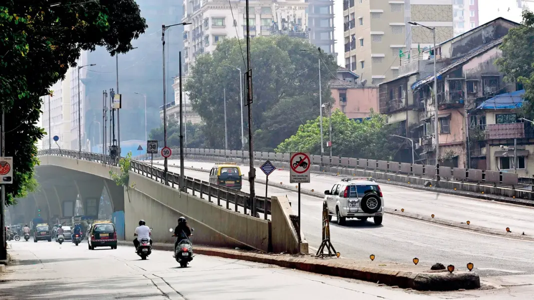 Mumbai’s Signage Woes Why Wrong-Side Vehicles Persist on JJ Flyover and BKC Connector