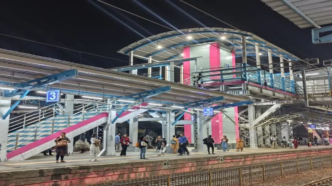 Khar Station’s New Elevated Deck Enhances Passenger Experience
