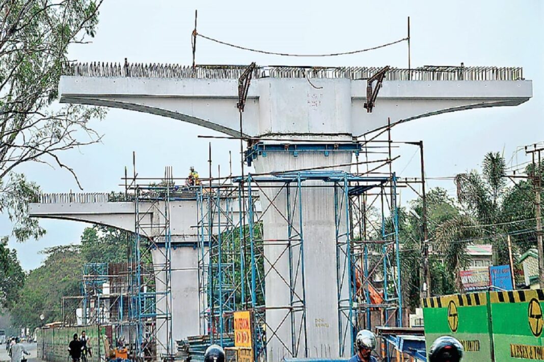 Soren Inspects Siramtoli-Mecon Flyover Project as Construction Gains Momentum in Ranchi
