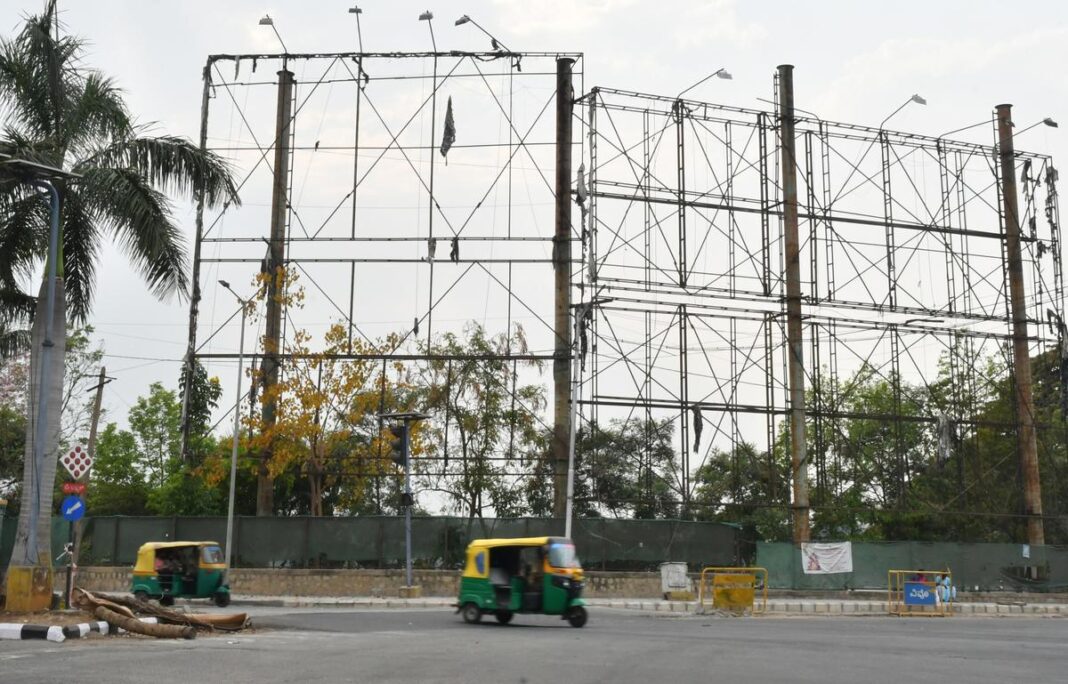 PCMC has decided to ban temporary flex displays after widespread misuse