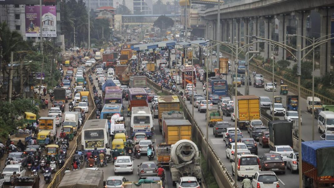 Bengaluru's NICE-Hosur Road Blocked as Driver Leaves Truck Over Traffic Clash