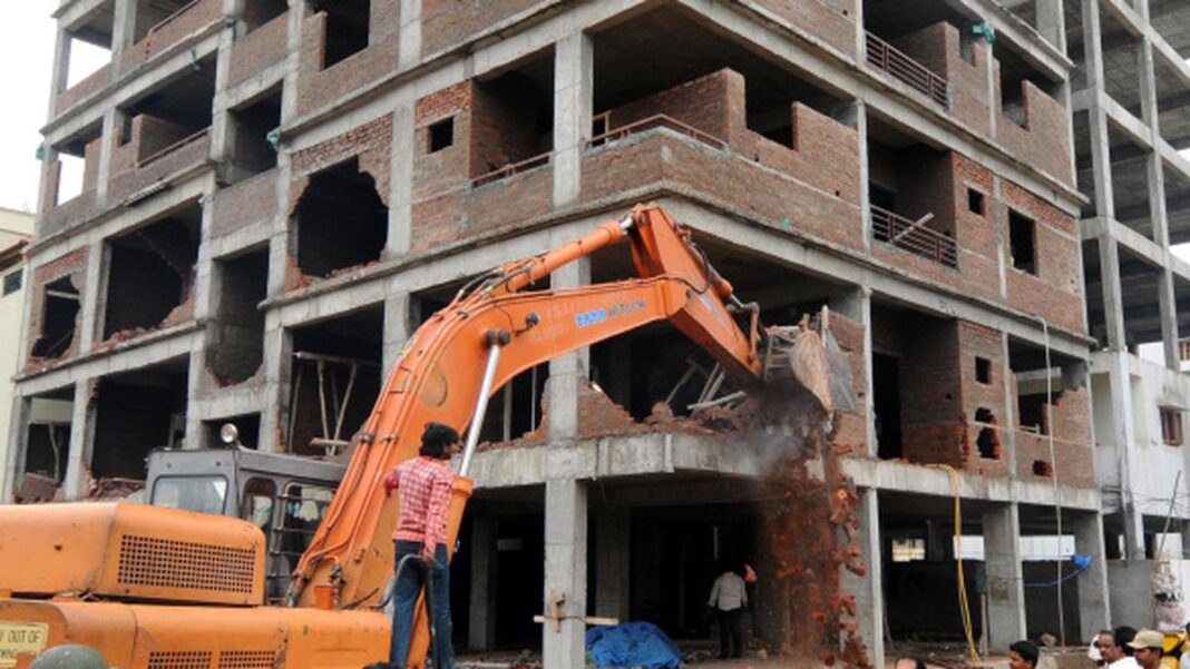 HC Questions GHMC Chief Over Failure to Demolish Illegal Structure