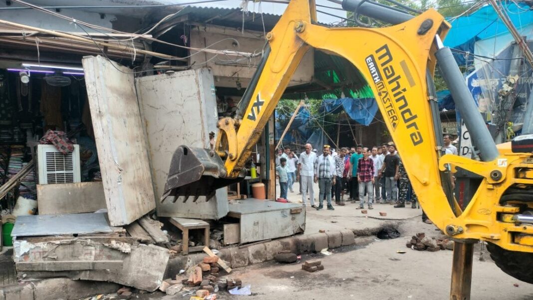 PCMC's Demolition Drive Clears Wakad Encroachments
