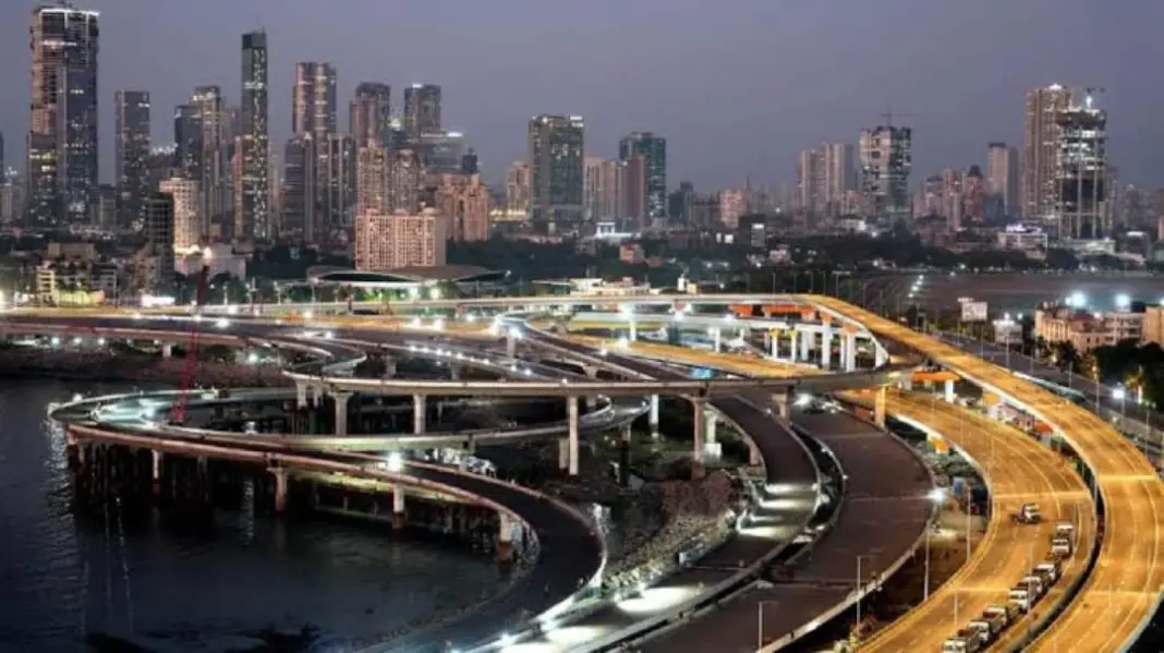 BMC Urges Traffic Police to Step Up Vigilance on Mumbai Coastal Road