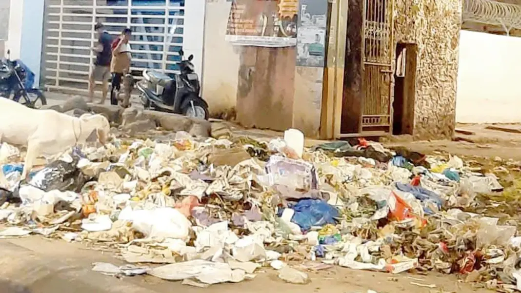 Mahim Residents Call for Immediate Clean-Up of Garbage Piles