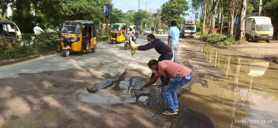Hyderabad commuters battle damaged roads daily