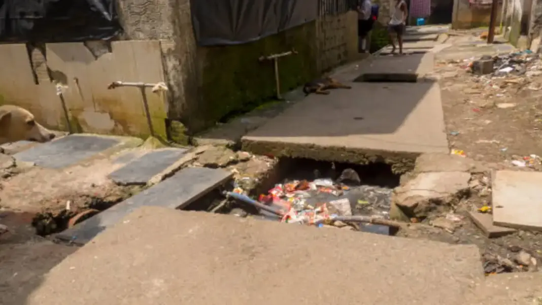 Kochi HC warns officials over uncovered drains, broken footpaths