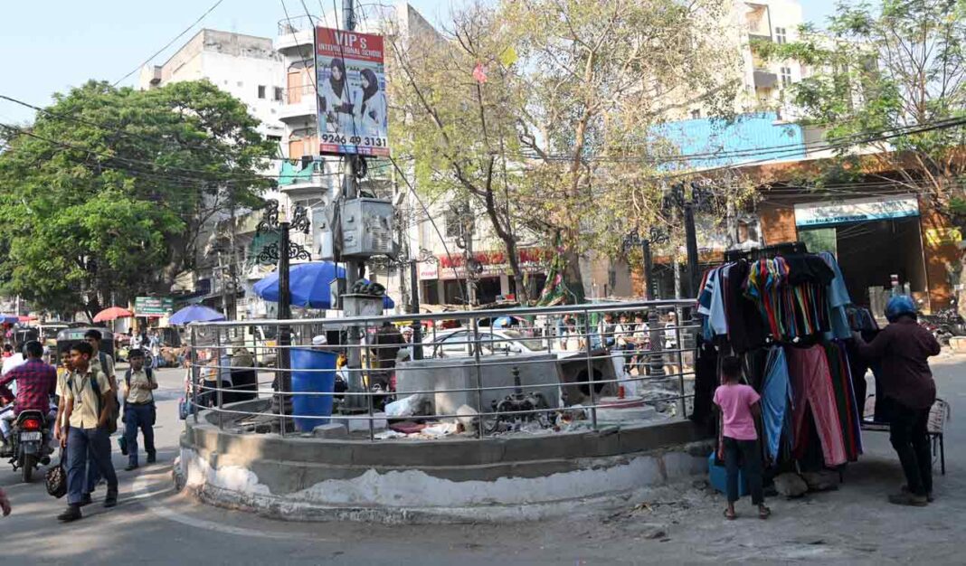 Hyderabad Charkandil Junction Gets New Lantern Feature