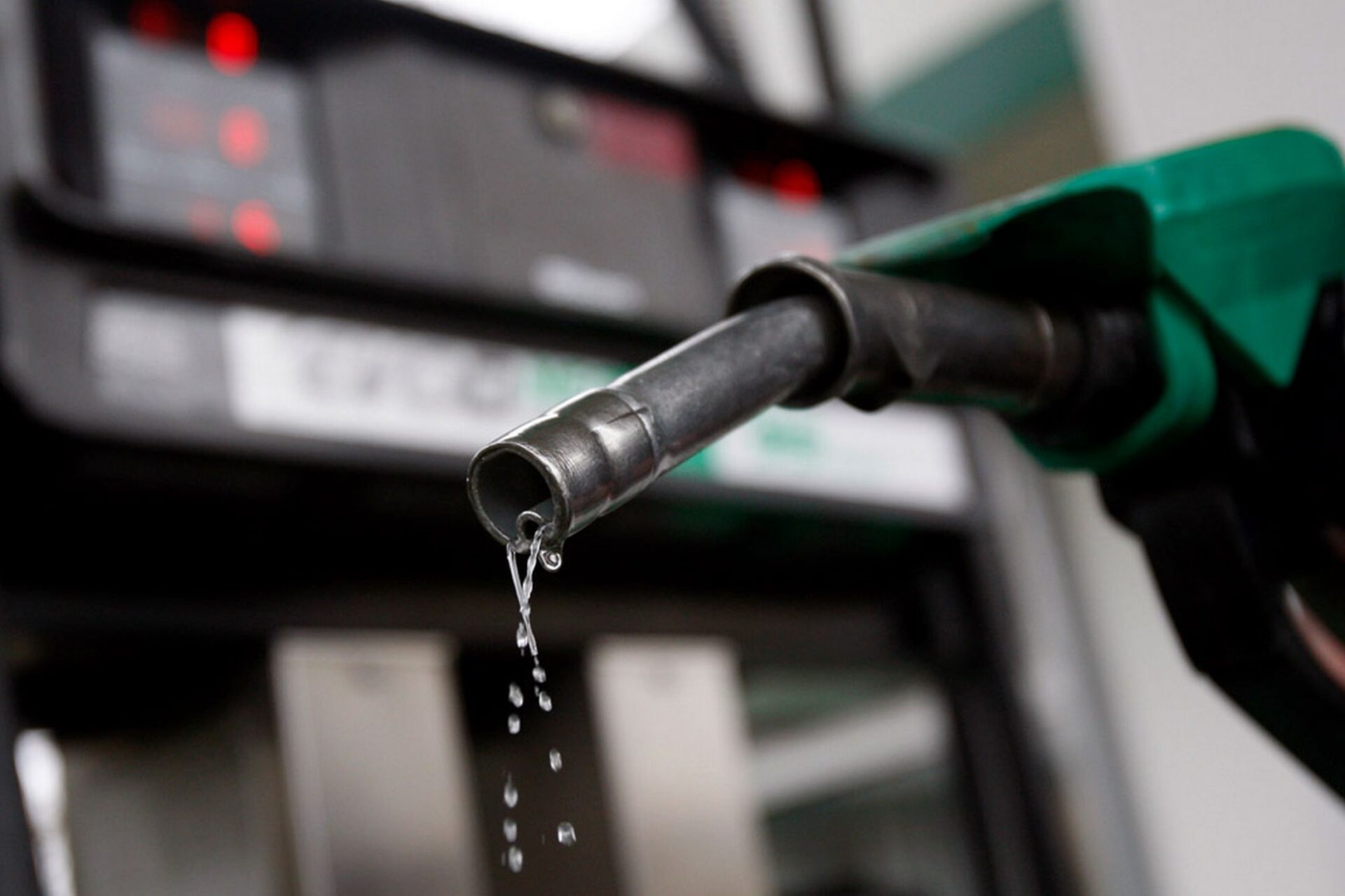 India may see fuel price cut amid stable crude