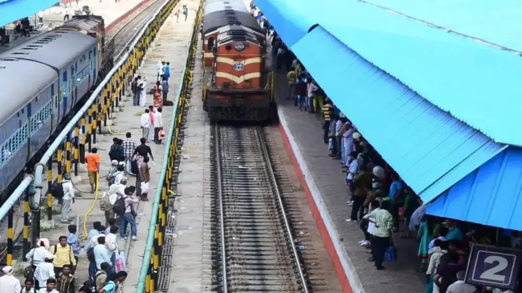 Kolhapur Travellers Call for Sahyadri Express to Return Amid Price Surge