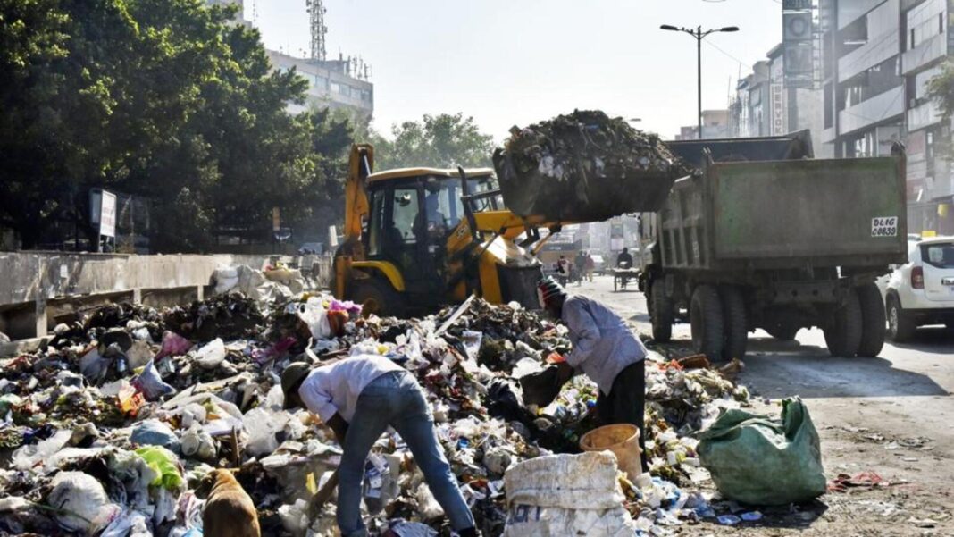 Delhi Mayor says no waste fees until better garbage service begins