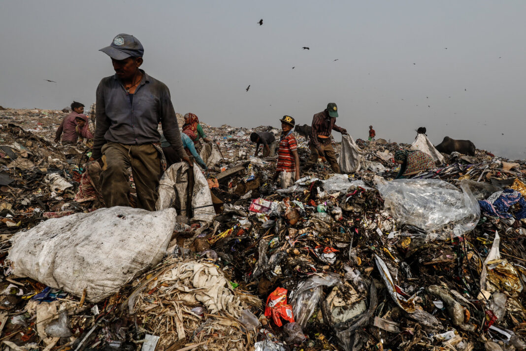Delhi Intensifies Work to Clear Massive Landfills at Ghazipur