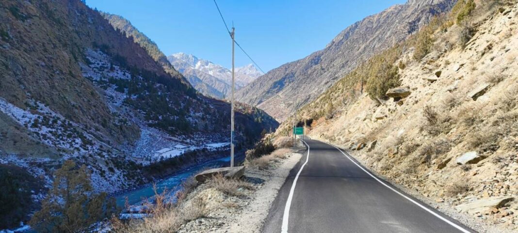 Himachals Mountain Connectivity Gets Boost with ₹73000 Crore in Road Projects