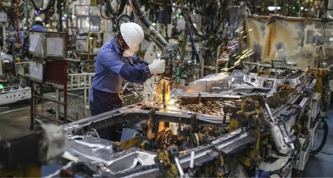 Indias manufacturing sector surges as demand soars