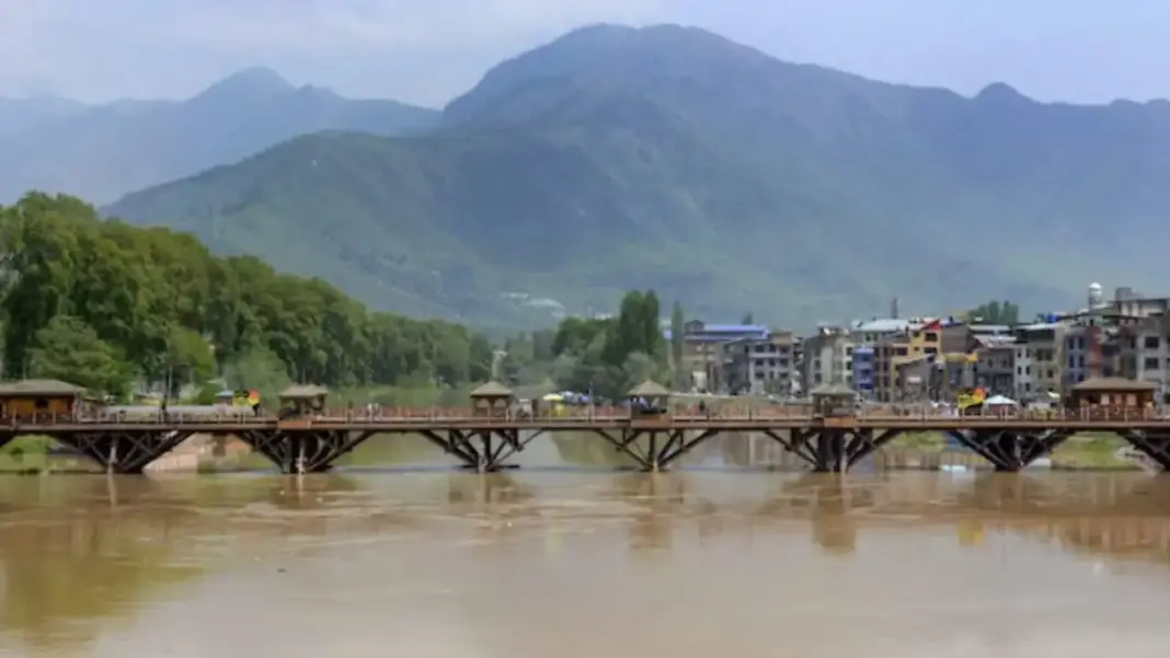 Jhelum River Surge Sparks Panic in Pakistan-Occupied Kashmir