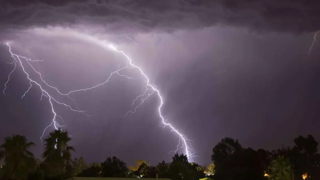 Kolkata Thunderstorm Brings Respite to Kolkata's Sweltering Summer Heat