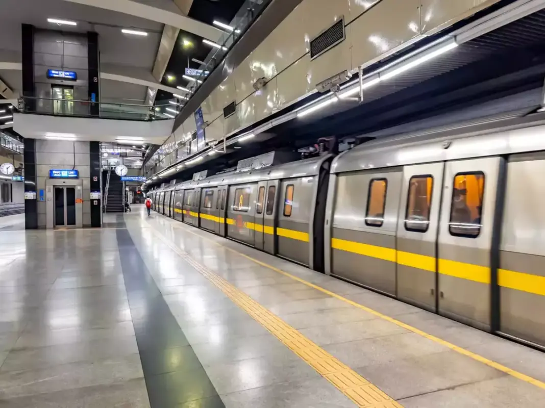 Delhi Metro to Launch First 3 Coach Corridor