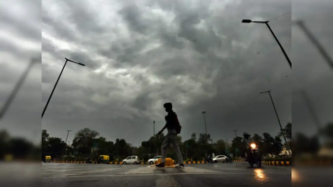 Delhi Forecast IMD Yellow Alert for Thunderstorms in Multiple States
