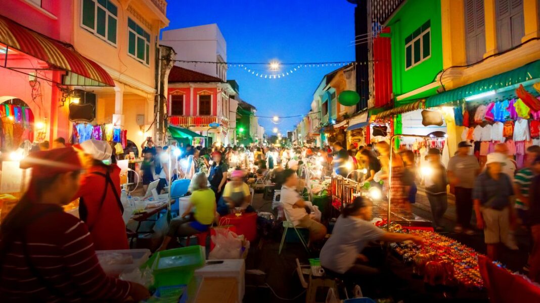 MCD Plans Night Food Market Near Salimgarh Fort to Boost Tourism