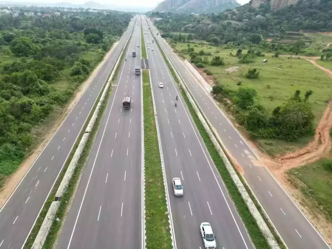 India Highway Construction Hits 10500 km in Record Year
