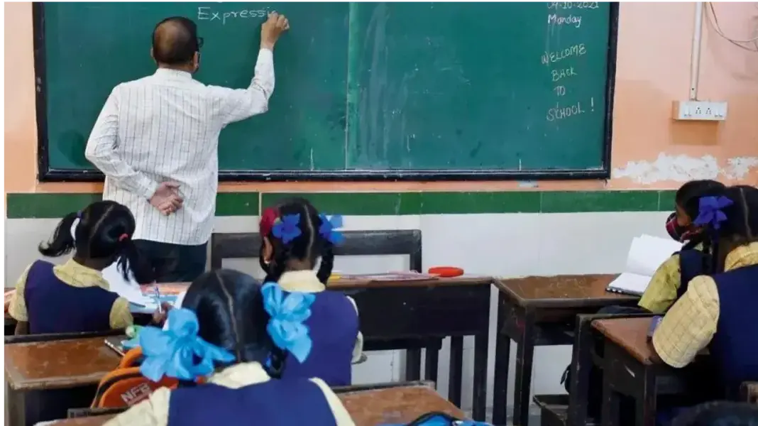 Maharashtra to hire contract teachers for Ashram schools