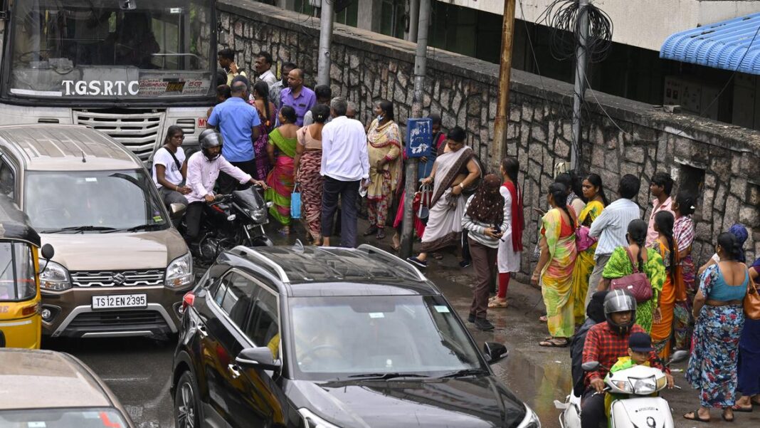 Hyderabad Commute Fails Buses Bikes and Walkers