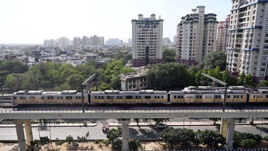 Delhi Metro Services Hit on Busy Yellow Line