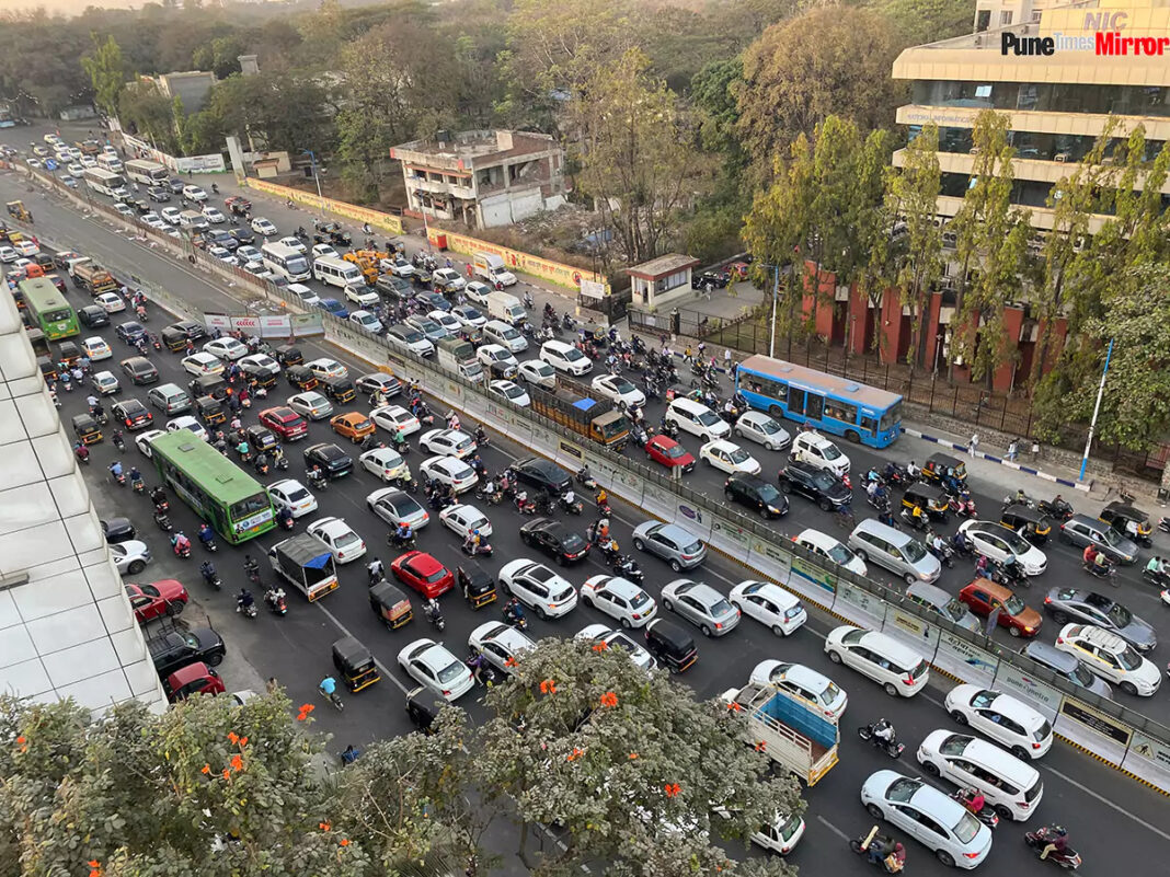 Ganeshkhind Road Flyover Set to Open in June