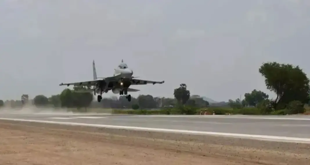 Ganga Expressway turns into runway for Indian Air Force flight drills
