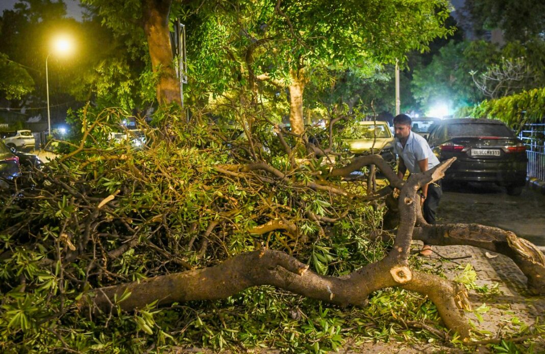 Noida Dust Storm Triggers Widespread Outages
