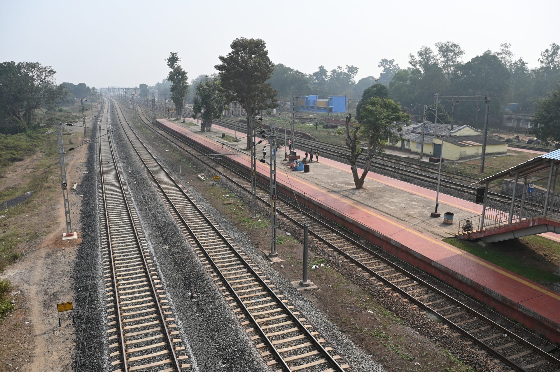 Gorakhpurs New Third Rail Line Enhances Connectivity and Efficiency