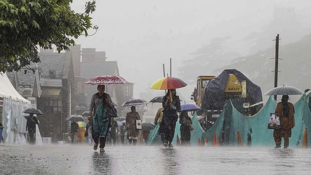 Delhi Faces Rain and Thunderstorms, Orange Alert Issued