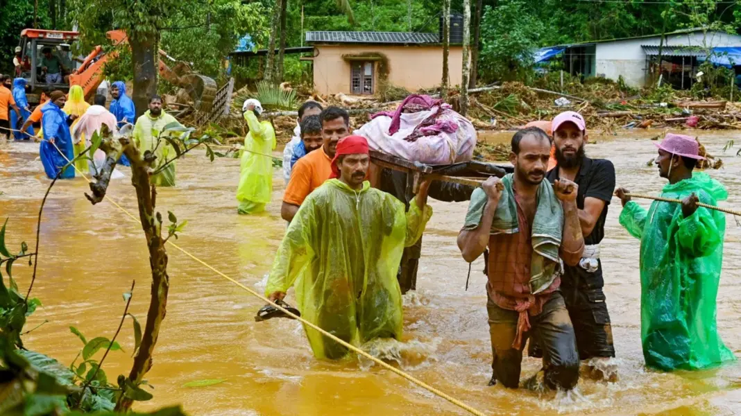Red alert in Kozhikode Wayanad amid flood threat