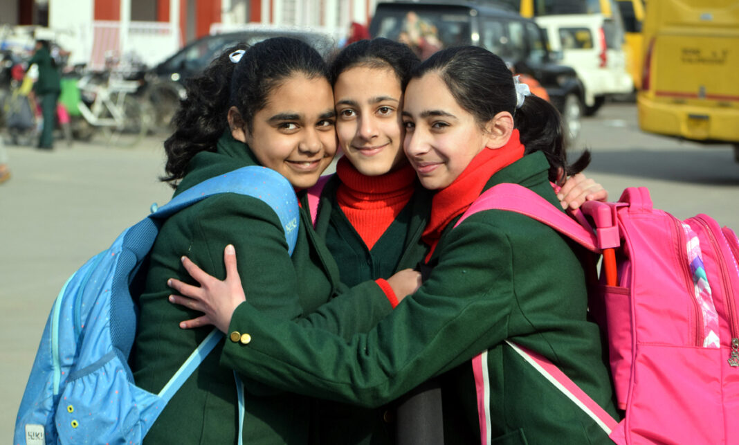 Kashmir Students at Risk in Cracked Kupwara School